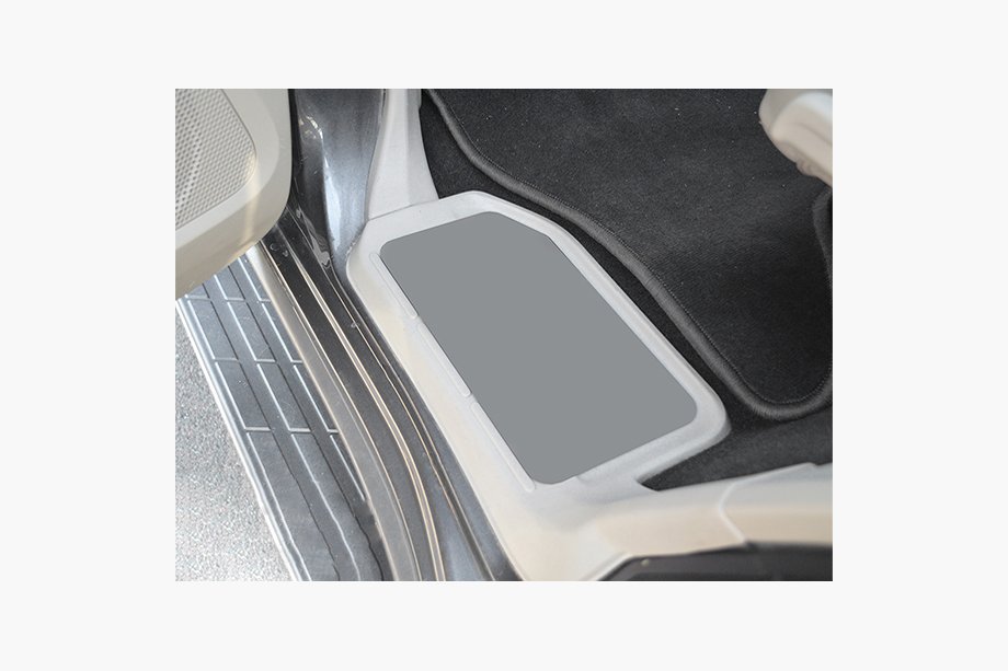Mitsubishi Pajero Wagon IV 2006–2021 Nerezové kryty prahů Nataniko Image