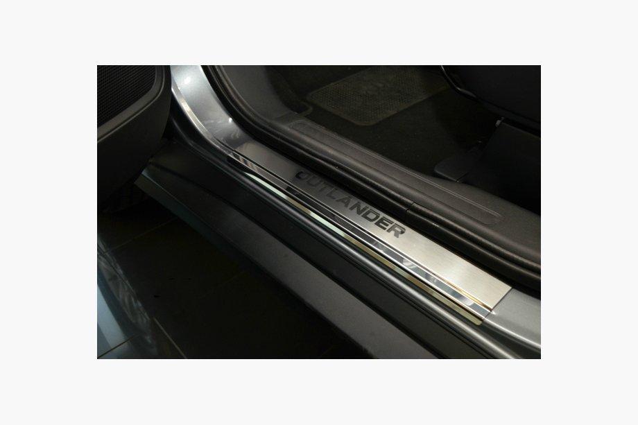 Mitsubishi Outlander 2012–2021 Nerezové kryty prahů Nataniko (4 ks, nerez) Image