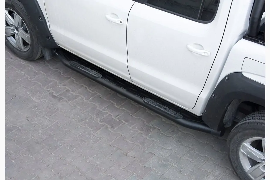 Mitsubishi L200 2015–2024 Boční nášlapy Amazon Black (2 ks, černé) Image