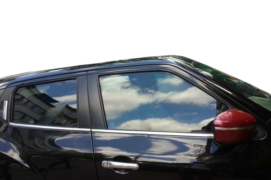 Nissan Juke 2010–2019 Okenní lišty (4 ks, nerez) Fotografie 4