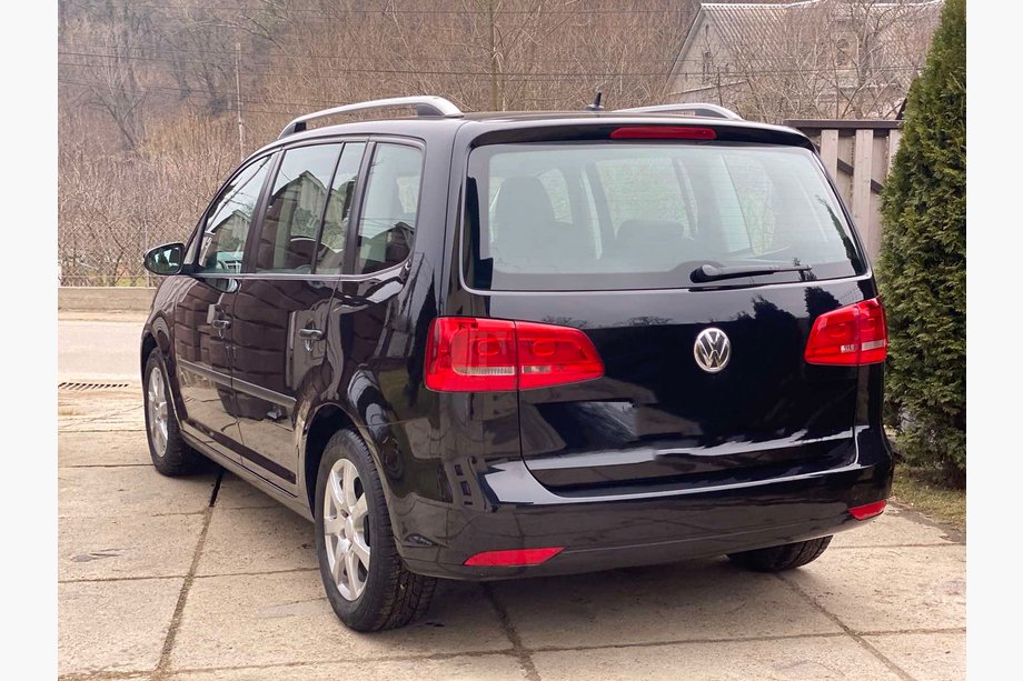 Volkswagen Touran 2003–2010 Střešní ližiny Skyport (matná šedá) Fotografie 3