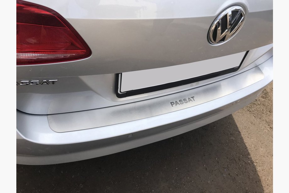 Volkswagen Passat B7 2012–2015 Ochranná lišta zadního nárazníku Nathaniko (nerez) Kombi Image