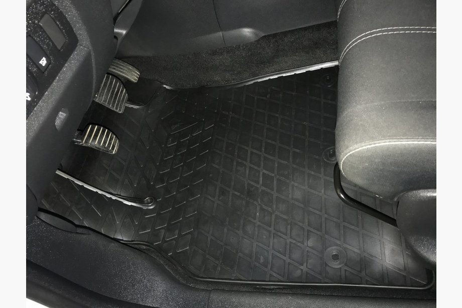 Renault Fluence 2009–2016 Gumové autokoberce do interiéru (4 ks, Stingray Premium) Image
