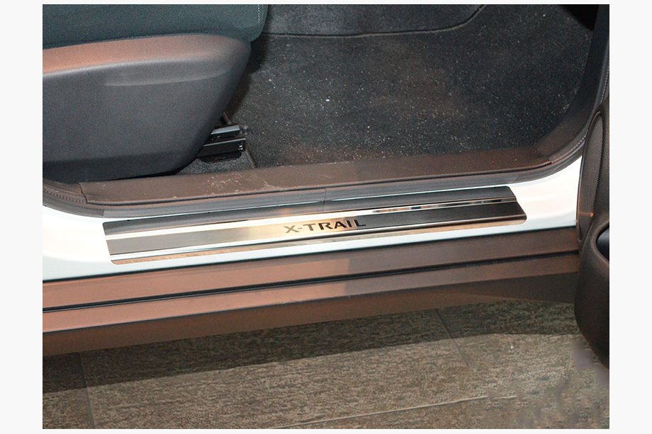 Nissan X-trail T32/Rogue 2014–2021 Nerezové kryty prahů Nataniko (4 ks, nerez) Image