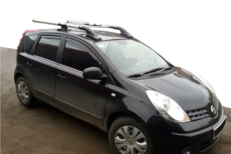 Nissan Note 2004–2012 Střešní ližiny Shark (2 ks) Fotografie 2