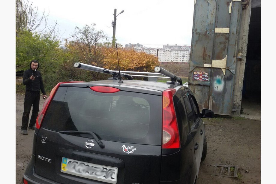 Nissan Note 2004–2012 Střešní ližiny Shark (2 ks) Fotografie 5