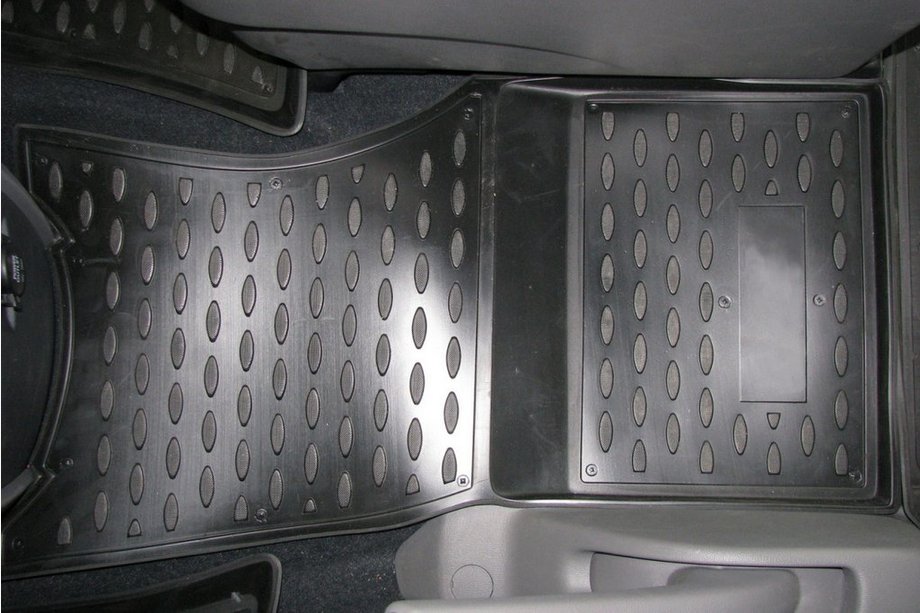 Hyundai H300, H1, Starex 2008–2020 Gumové koberce do interiéru (4 ks, Novline) New Image
