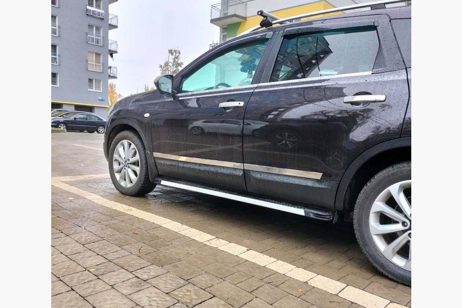 Nissan Qashqai 2010–2014 Boční nášlapy Maya V1 (2 ks, hliník) Image