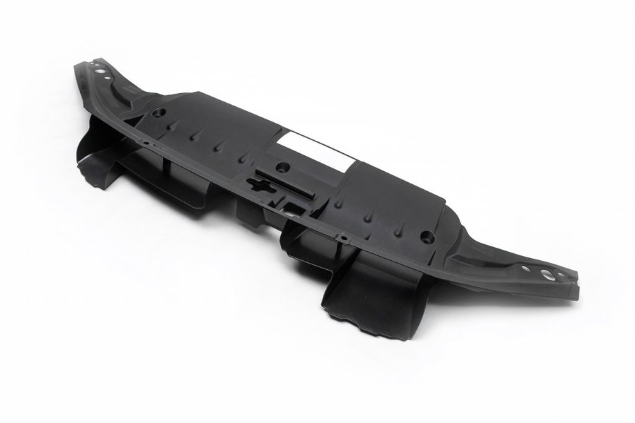 Toyota Land Cruiser 200 2007–2021 Plastový kryt pod intercooler (mezichladič) pro 4.5 diesel Image