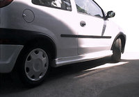 Opel Corsa C 2000–2006 Boční prahy (k lakování) fotografie 1