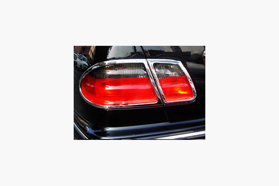 Mercedes třída E W210 1995–2002 Chromové kryty brzdových světel (2 ks, plast) Image