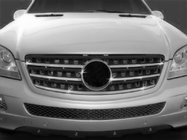 Mercedes ML W164 2005–2011 Nerezové lišty na mřížku chladiče (5 ks) OmsaLine – italská nerezová ocel fotografie 1
