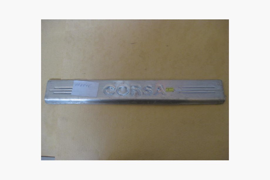 Opel Corsa B 1993–2004 Nerezové kryty prahů Carmos (2 ks) Image