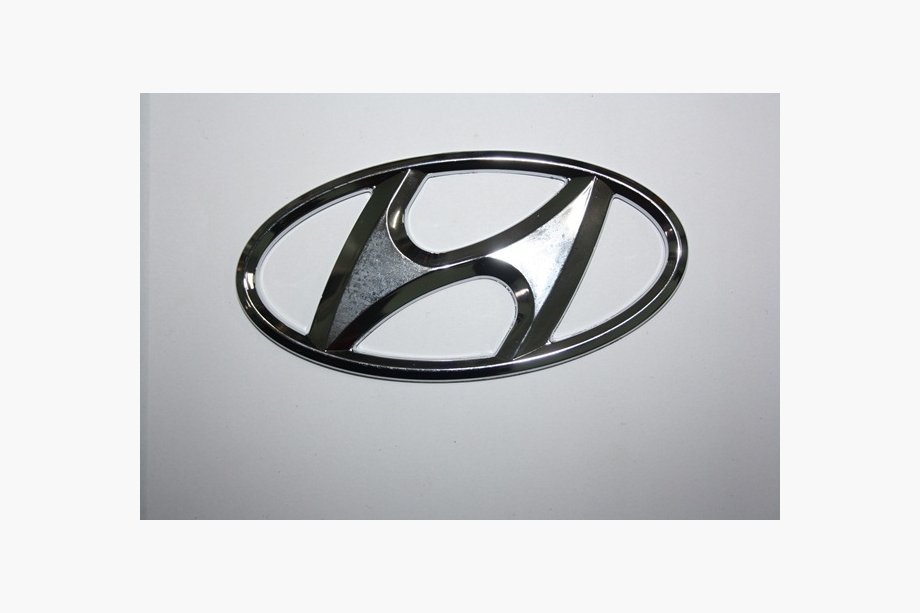 Hyundai Accent 2006–2010 Emblém na auto Hyundai Accent Image