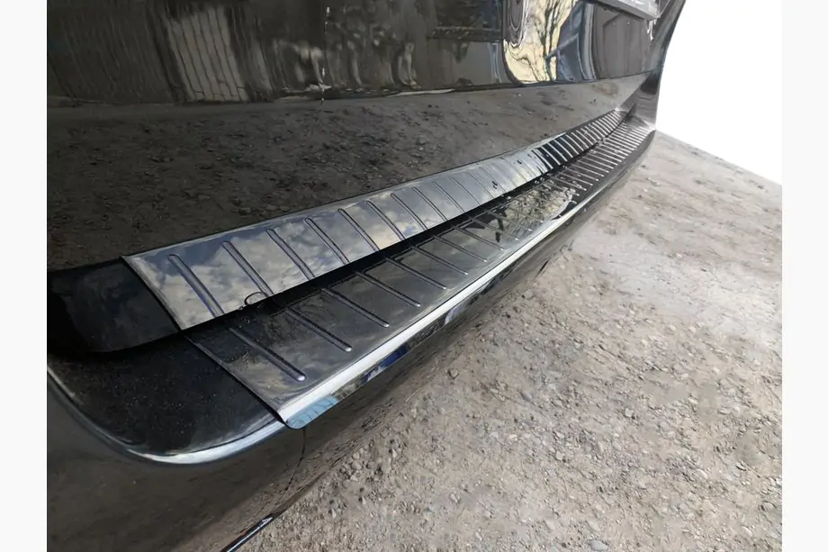 Mercedes Vito/V-class W447 2014– Ochranná lišta na zadní nárazník OmsaLine Černý chrom (nerez) Image