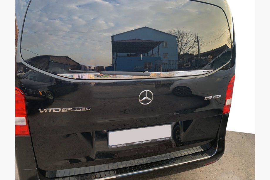 Mercedes Vito/V-class W447 2014– Lišta zadního okna (malé sklo) (nerez) Carmos - turecká ocel Image