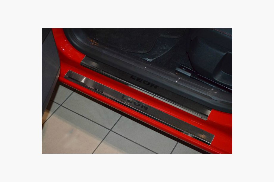 Seat Leon 2013–2020 Chromové kryty prahů Nataniko (8 ks, nerez) Premium – 3M páska, 0,8 mm Image