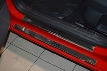 Seat Leon 2013–2020 Chromové kryty prahů Nataniko (8 ks, nerez) Premium – 3M páska, 0,8 mm fotografie 1