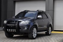 Toyota Fortuner 2006–2015 Boční nášlapy King (2 ks, hliník) fotografie 3