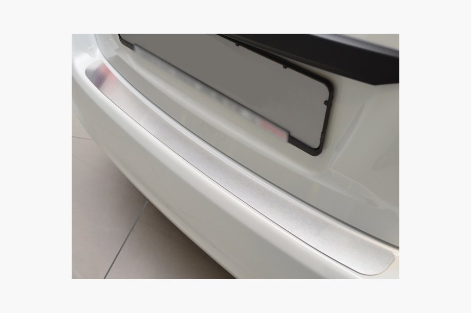 Toyota Yaris 2010–2020 Nerezová lišta na zadní nárazník Natanika Image