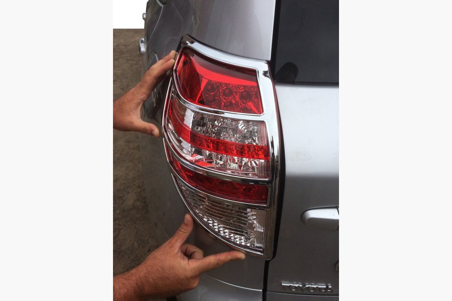 Toyota Rav 4 2006–2013 Chromované kryty zadních světel 2009-2012 (2 ks, plast) Image
