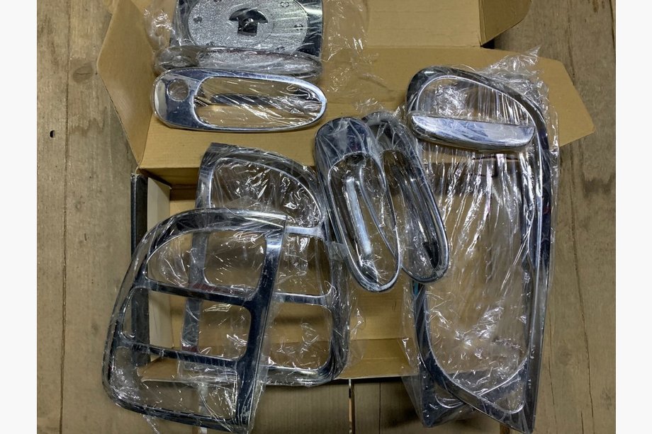 Toyota Rav 4 2001–2005 Chromový paket (2003-2005) Image