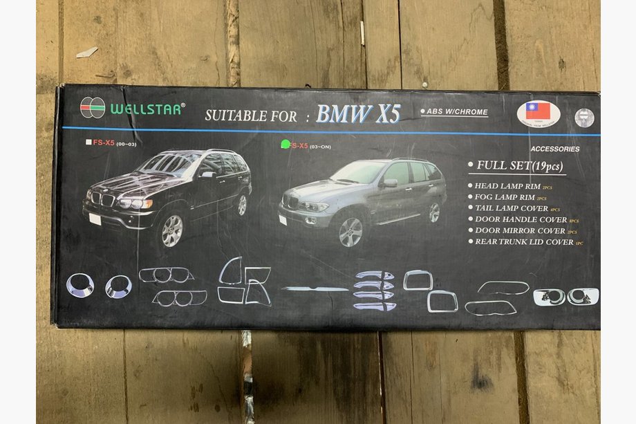BMW X5 E53 1999–2006 AKCE! Sada chromových lišt (2003-2006) Image