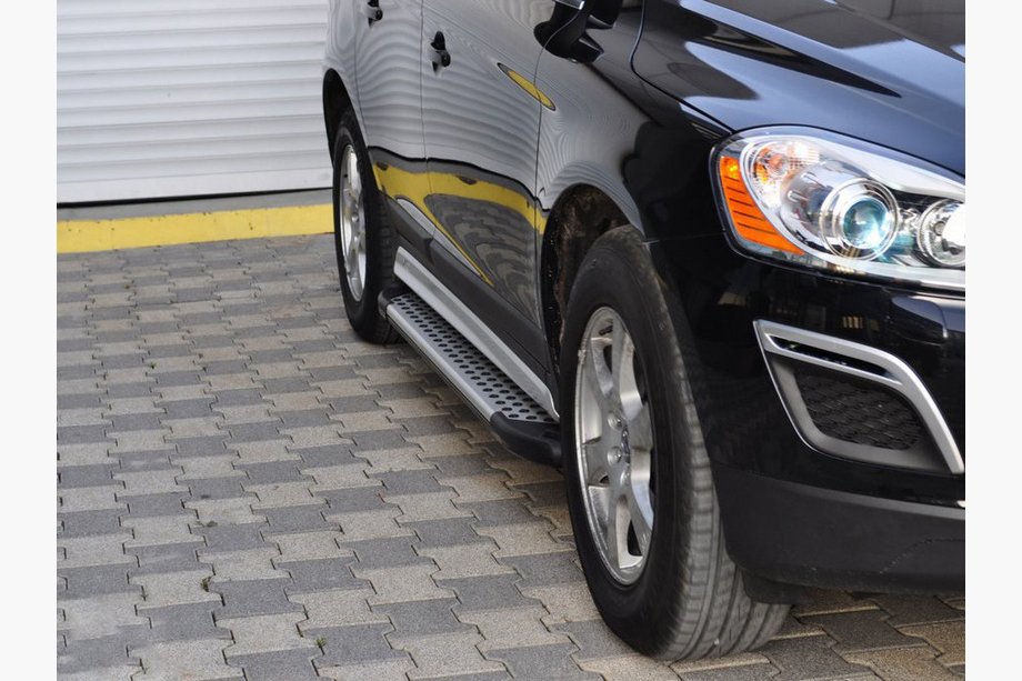 Volvo XC60 2009–2017 Boční nášlapy Allmond Grey (2 ks, hliník) Image