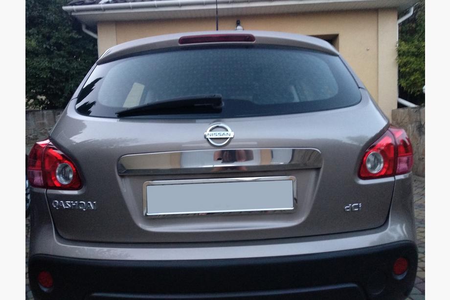 Nissan Qashqai 2007–2010 Nerezová lišta nad SPZ S tlačítkem, OmsaLine – italská nerezová ocel Image