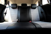 Renault Megane III 2009–2016 Autopotahy eko kůže + tkanina + alcantara Antara A0010 (kompletní sada) fotografie 5