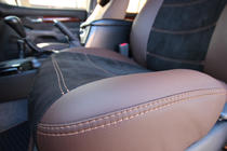 Toyota Land Cruiser Prado 120 2002–2009 Autopotahy z ekokůže + látky + alcantary Antara A088 (kompletní interiér) fotografie 21