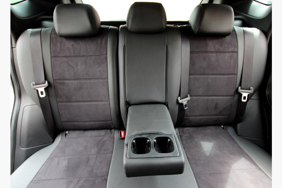 Nissan Qashqai 2014–2021 Autopotahy z ekokůže + látka + antara Antara A001 (kompletní sada) Image