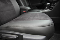 Volkswagen Passat B7 2012–2015 Autopotahy z ekokůže + látka + antara Antara A001 (kompletní sada) fotografie 15