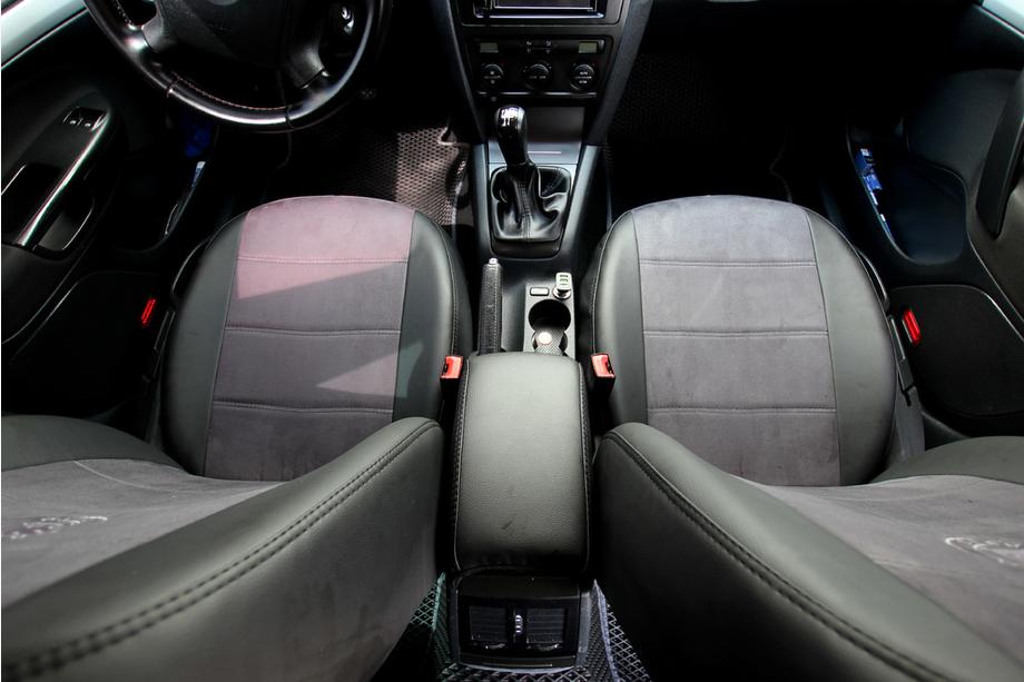 Skoda Octavia II A5 2006–2010 Autopotahy z ekokůže + látka + antara Antara A001 (kompletní sada) Fotografie 7