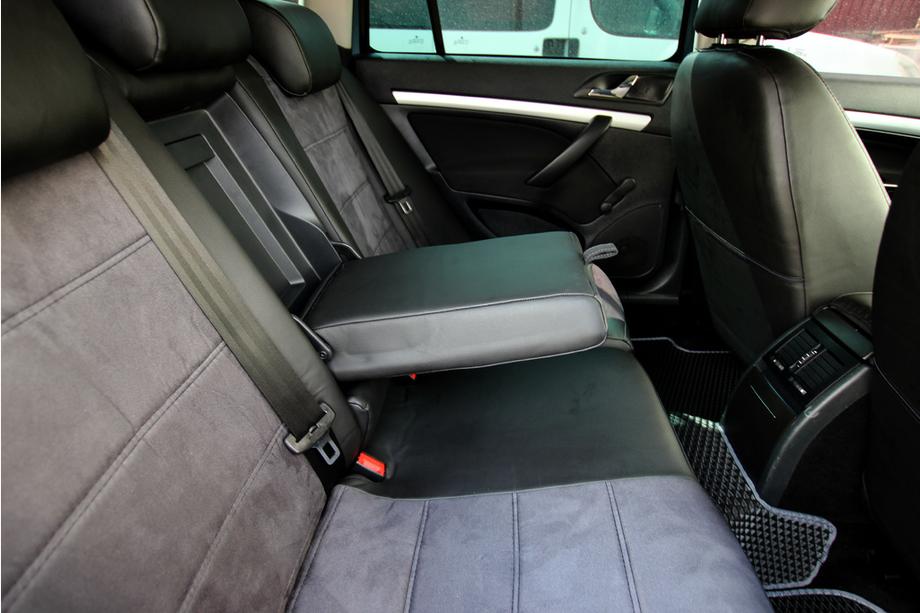 Skoda Octavia II A5 2006–2010 Autopotahy z ekokůže + látka + antara Antara A001 (kompletní sada) Fotografie 4