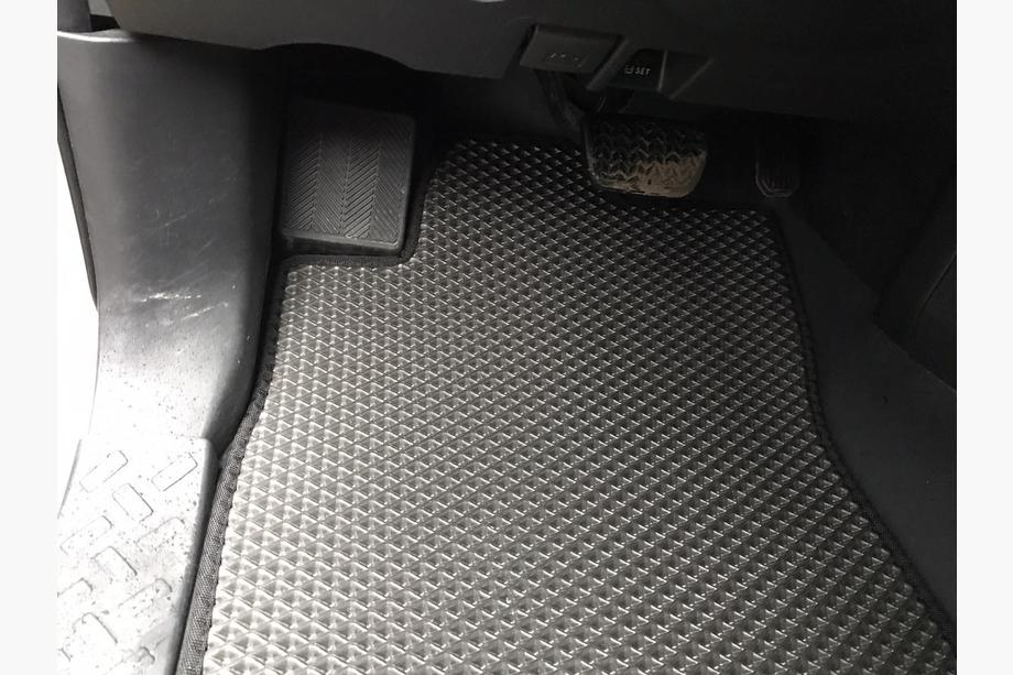 Toyota FJ Cruiser 2006–2022 EVA autokoberce (černé) Fotografie 3