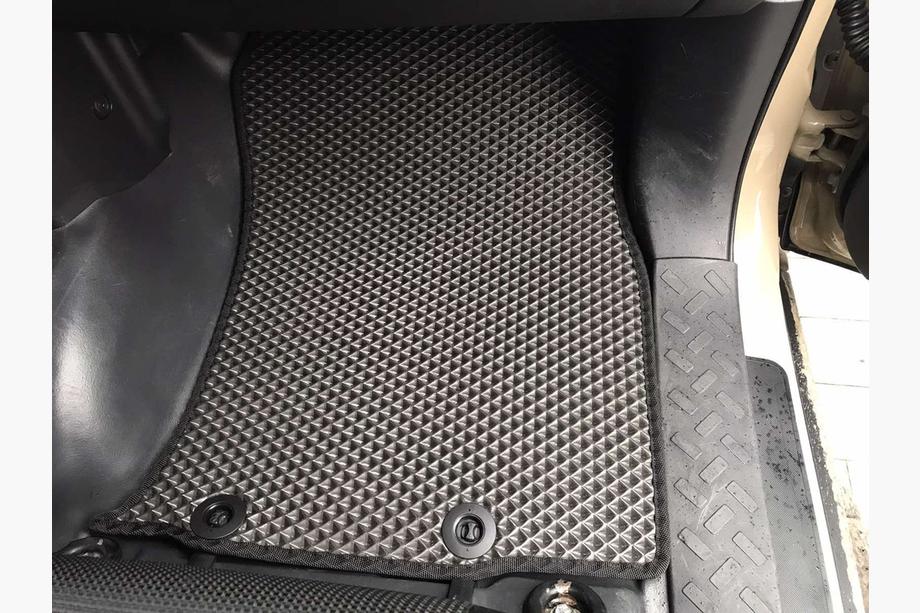 Toyota FJ Cruiser 2006–2022 EVA autokoberce (černé) Fotografie 5