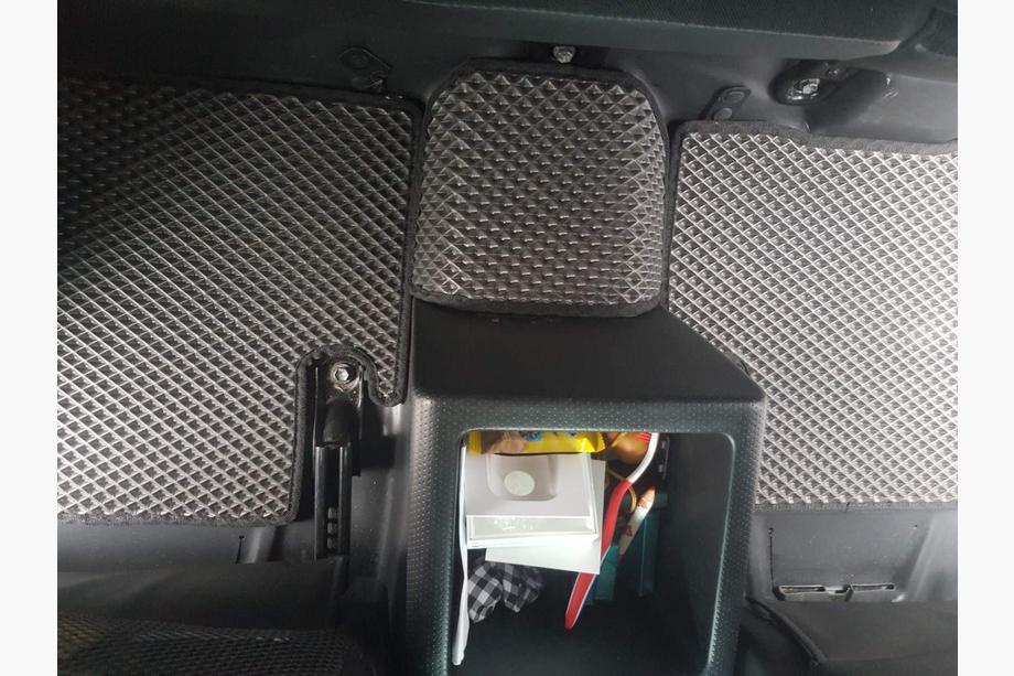 Toyota FJ Cruiser 2006–2022 EVA autokoberce (černé) Fotografie 11