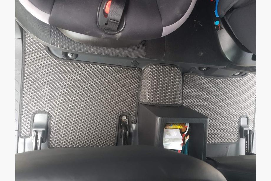Toyota FJ Cruiser 2006–2022 EVA autokoberce (černé) Fotografie 12