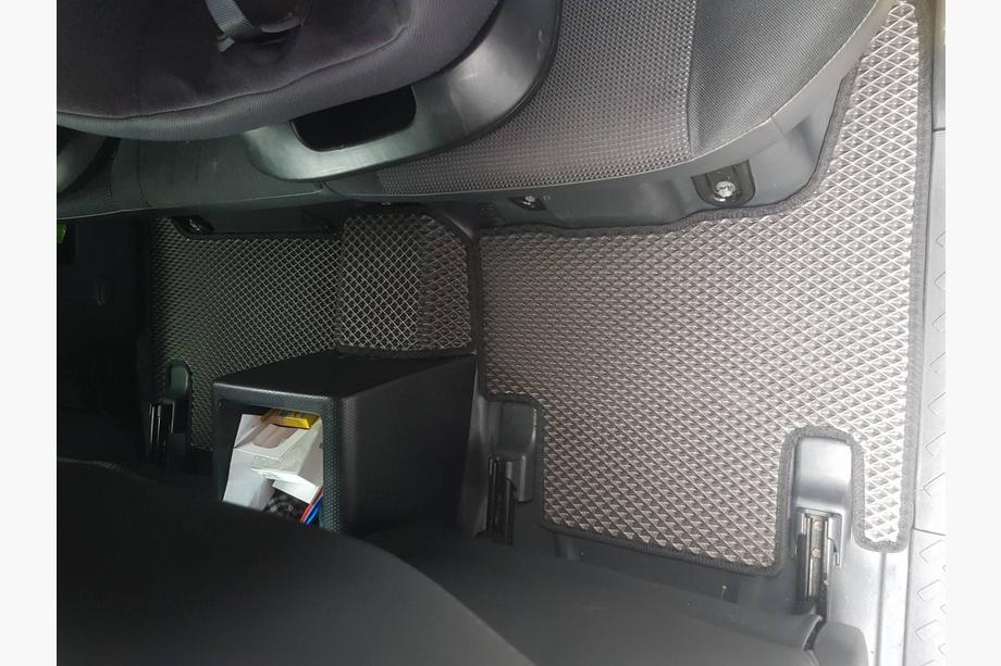 Toyota FJ Cruiser 2006–2022 EVA autokoberce (černé) Fotografie 15