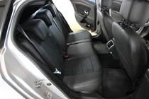 Renault Megane III 2009–2016 Autopotahy z ekokůže + látka + antara Antara A001 (kompletní sada) fotografie 2