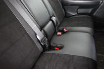 Dodge Journey 2008–2020 Potahy sedadel z ekokůže + látky + Alcantary Antara A001 (3 řady) fotografie 10