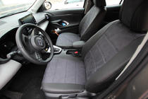 Toyota Yaris/Yaris Cross (XP210) 2020– Autopotahy z ekokůže + látka + antara Antara A001 (kompletní sada) fotografie 6