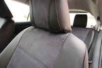 Toyota Yaris/Yaris Cross (XP210) 2020– Autopotahy z ekokůže + látka + antara Antara A001 (kompletní sada) fotografie 7