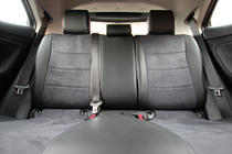 Toyota Yaris/Yaris Cross (XP210) 2020– Autopotahy z ekokůže + látka + antara Antara A001 (kompletní sada) fotografie 3