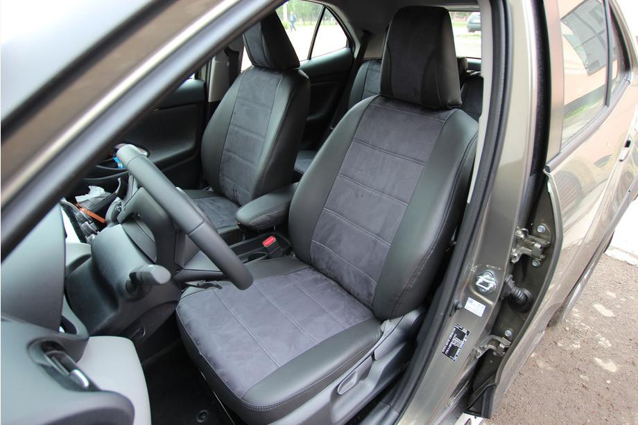 Toyota Yaris/Yaris Cross (XP210) 2020– Autopotahy z ekokůže + látka + antara Antara A001 (kompletní sada) Image