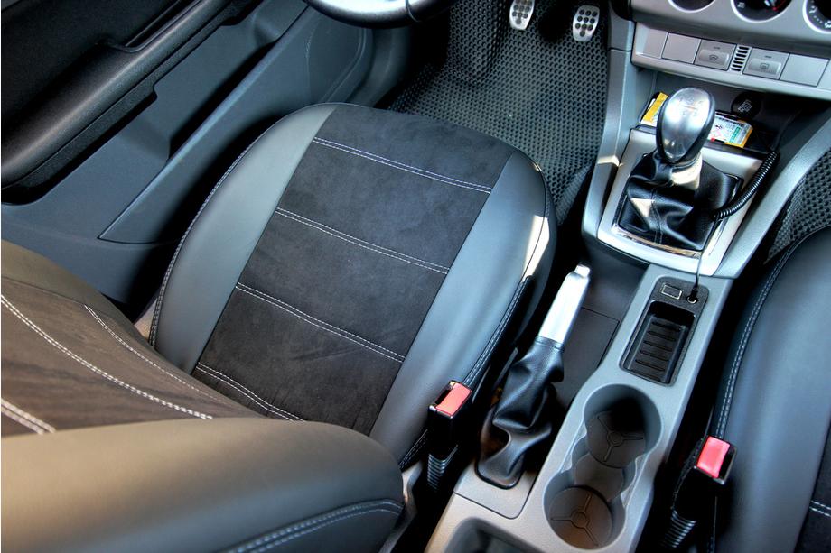 Ford Focus III 2011–2017 Autopotahy ekokůže + látka + Alcantara Antara A001g (kompletní sada) Fotografie 10
