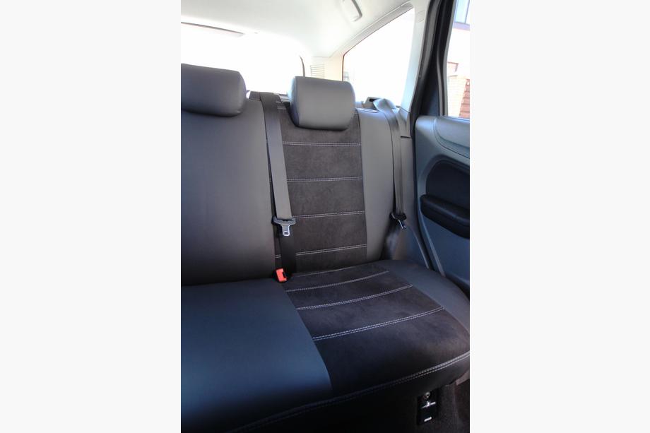 Ford Focus III 2011–2017 Autopotahy ekokůže + látka + Alcantara Antara A001g (kompletní sada) Fotografie 7