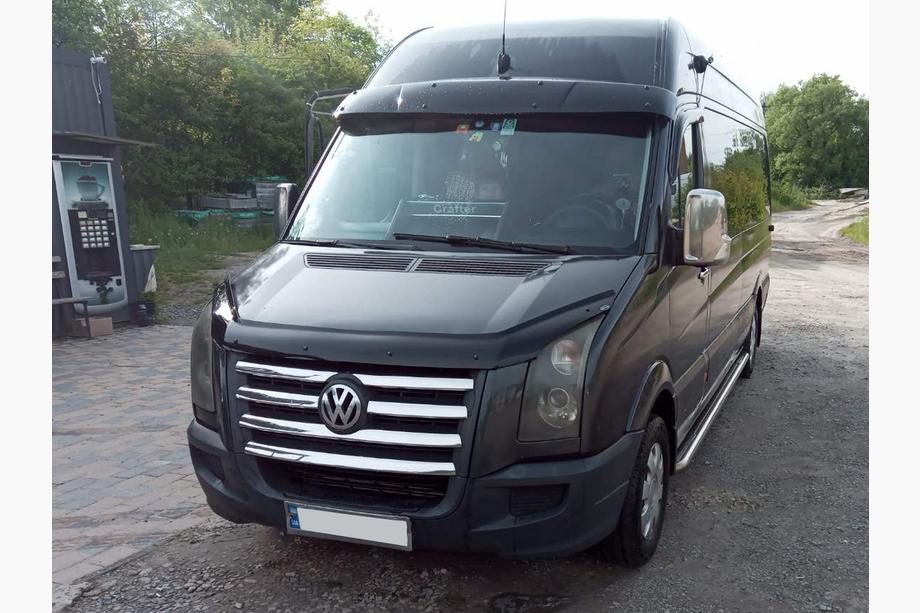 Volkswagen Crafter 2006–2016 Kšilt na čelní sklo na rámu V2 (černý lesk, 5 mm) Fotografie 15