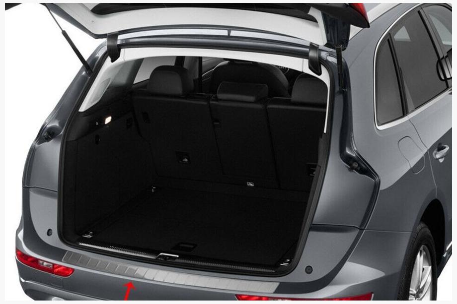 Audi Q5 2017–2025 Chromová lišta na zadní nárazník (OmsaLine) Image